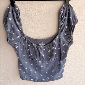 Hollister Gray Floral Crop Top - Size Small